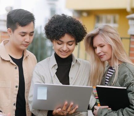 Apostar por el talento joven: una inversión estratégica para las empresas por De la Paz Costemalle DFK