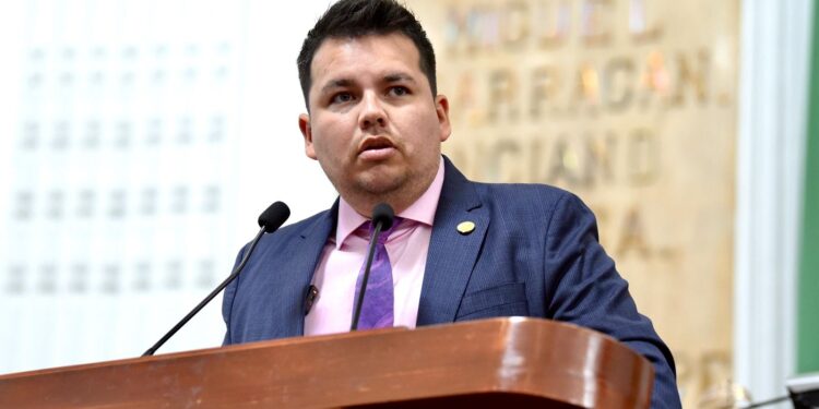 Van por iniciativas a favor de chilangos en retorno