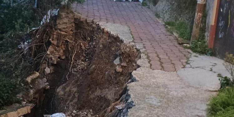 Se le derrumban las calles a Casarín en Álvaro Obregón
