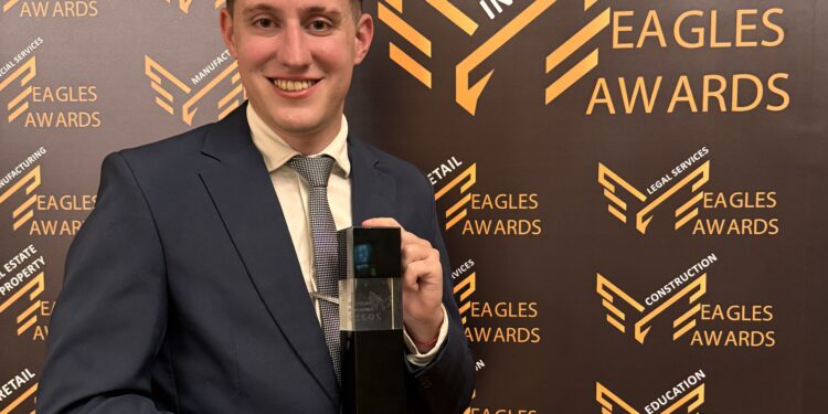 Lazza Global obtiene doble Premio Internacional por su Innovación en Inteligencia Artificial