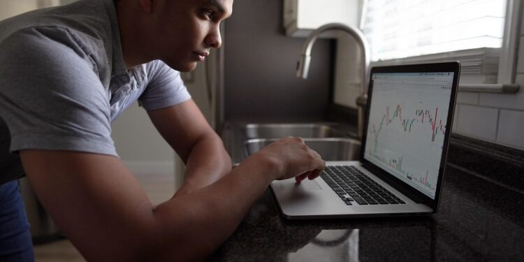 Cómo construir una mentalidad ganadora en el trading y evitar los errores más costosos: Capital.com