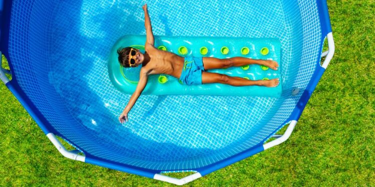 Mueblería Elizondo explica cómo descubrir las mejores albercas en este verano