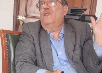 Curi compra mansiones en Houston mientras Querétaro se hunde en inseguridad: Gilberto Herrera