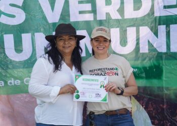 Voluntariado de Holanda reforesta de corazón la Sierra de Guadalupe