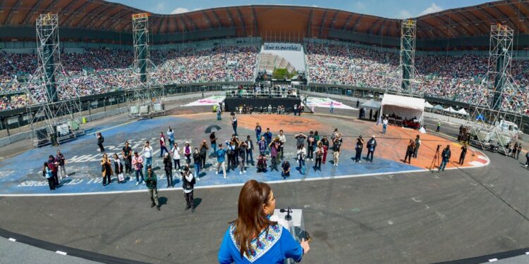 Clientelismo con uniforme escolar: educación como propaganda
