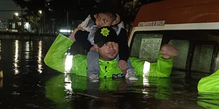 Lluvias históricas desatan emergencia en Iztapalapa y Tláhuac