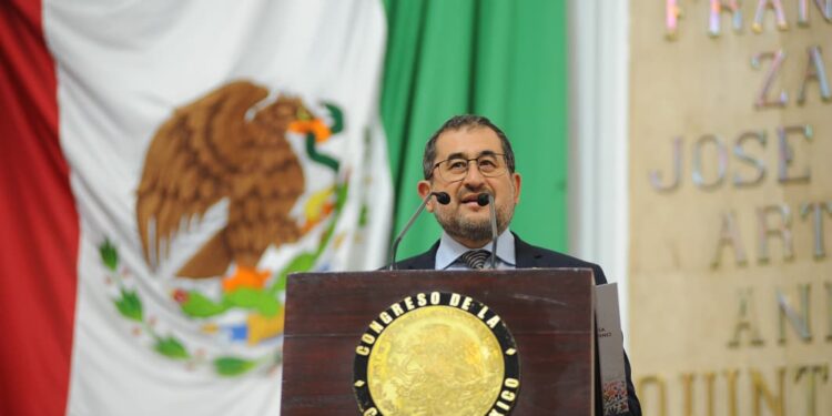 Cravioto cumple con el trámite ante el Congreso local