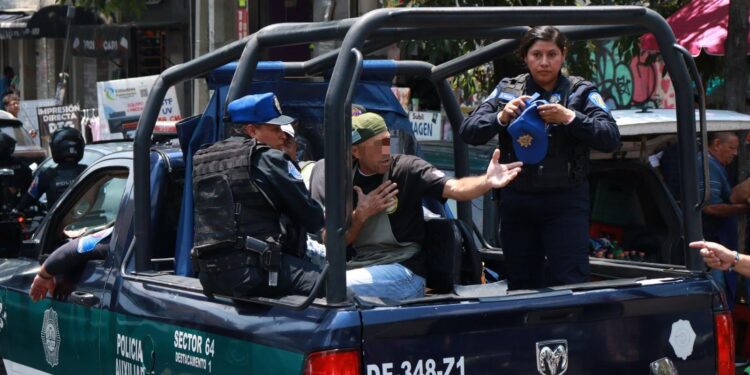 Casi mil ‘franeleros’ remitidos al Juez Cívico por obstruir en Alcaldía Cuauhtémoc