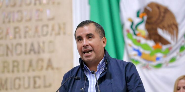 Congreso de CDMX omiso ante violencia en escuelas; acusa diputado