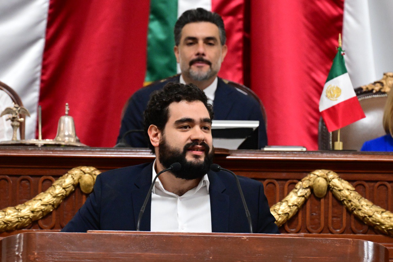 ¡Los Ojos de la Capital!