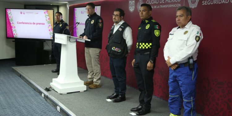 Violencia empaña marcha del 2 de octubre; SSC defiende actuación policial