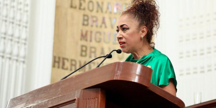 Proponen hasta 13 años de cárcel por agredir a policías