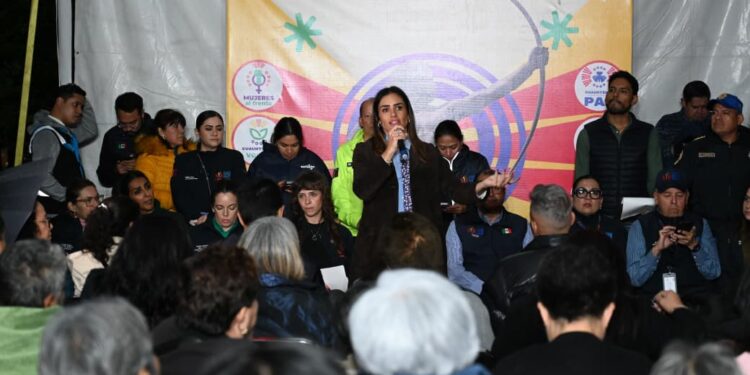 Ale Rojo de la Vega entrega fuente rehabilitada y anuncia obras en más parques