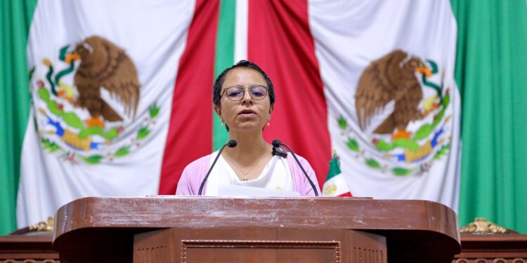 Liz Salgado impulsa campaña sobre menopausia médica en pacientes con cáncer de mama