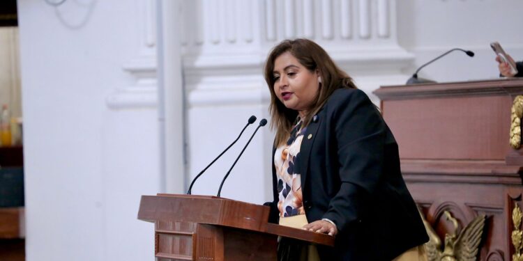 PAN exige que ingresos récord de la CDMX se reflejen en calles y servicios