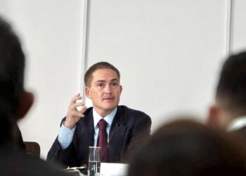 Pide López Casarín 11% más presupuesto mientras deja sin usar 921 millones