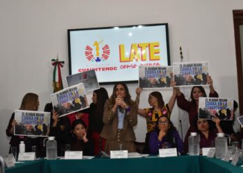 Morena rompe el protocolo en comparecencia de Alessandra Rojo