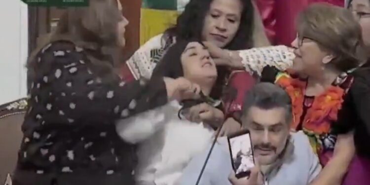 Tremendo zafarrancho se armó en el Congreso local