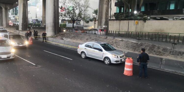Balacera en Jardines del Pedregal deja a policía herido durante robo a casa habitación