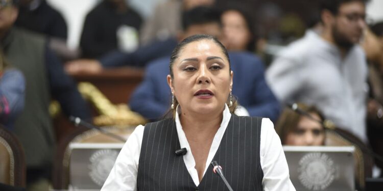Morena denuncia censura tras suspensión de su cuenta en X