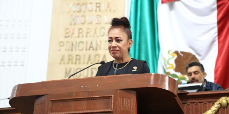 Proponen integrar a personas liberadas a créditos del INVI