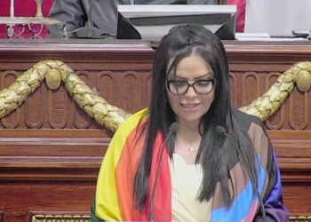 Hombres trans denuncian: «cinco días no bastan para recuperarse de un parto”