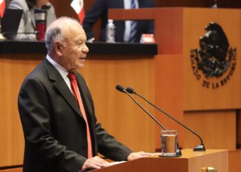 Proponen prohibir celulares en escuelas de educación básica