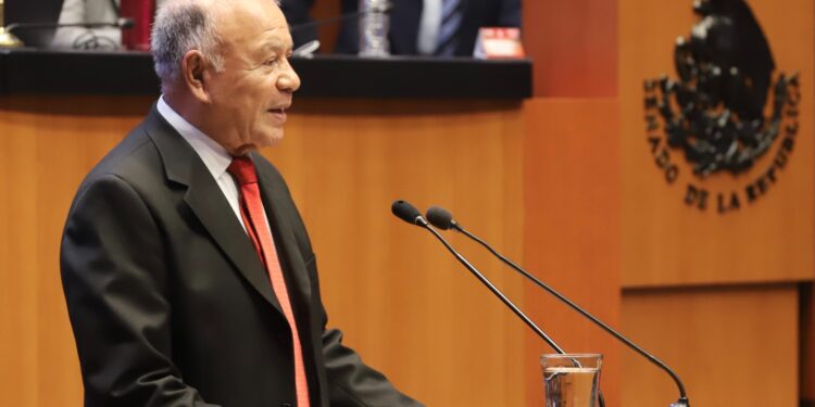 Proponen prohibir celulares en escuelas de educación básica