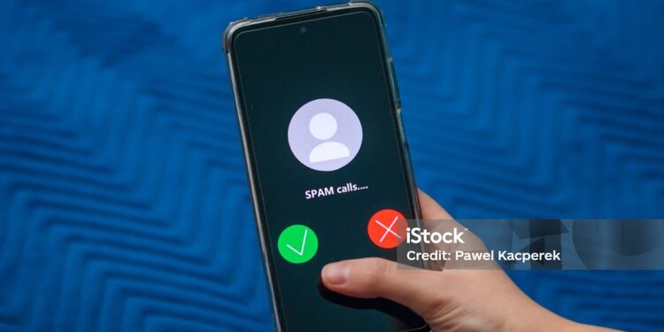 ¿Cuelgas llamadas spam sin contestar? El error que hace que te llamen todavía más