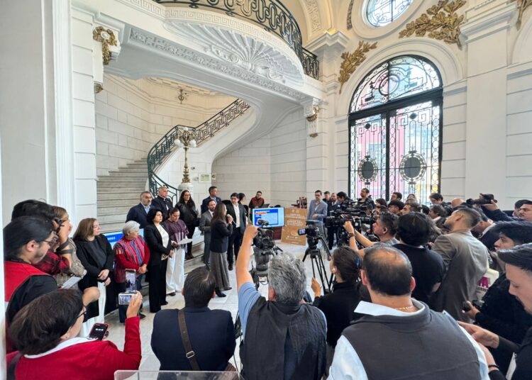 Morena blinda a responsables y monta show político