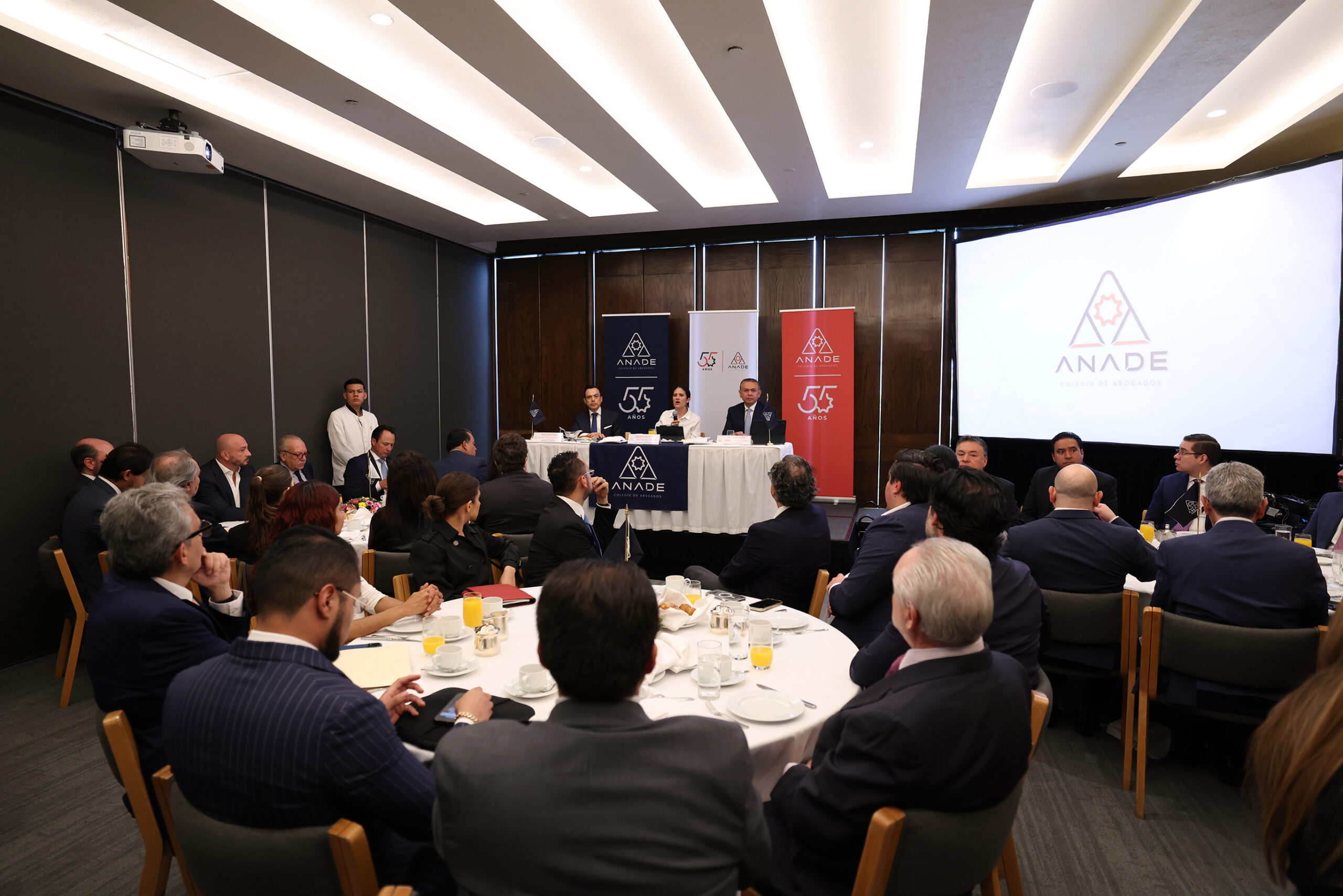 Fiscalía CDMX presume avance histórico en acuerdos reparatorios y modernización