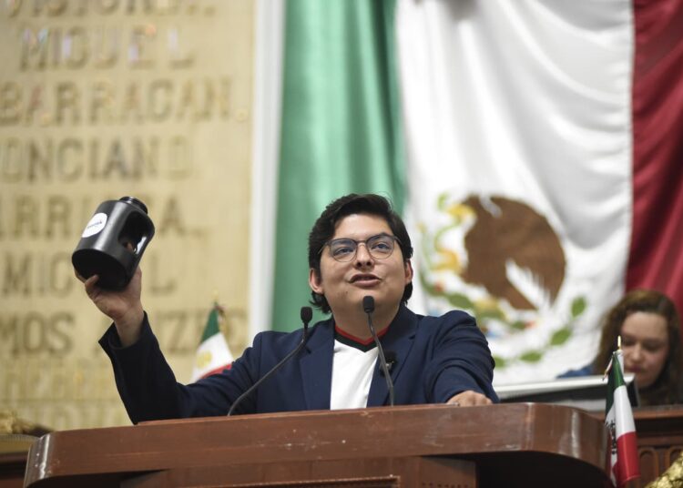 Morena pide a la UIF investigar finanzas del PAN