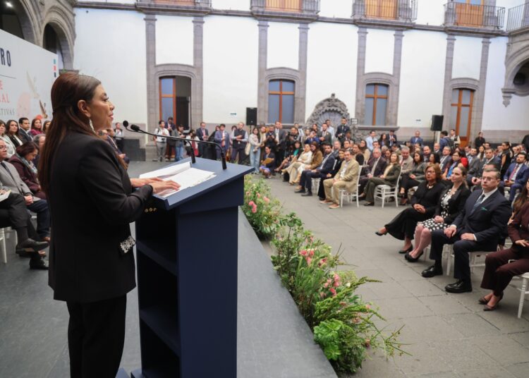 CDMX prepara ley para proteger a menores de algoritmos y violencia digital