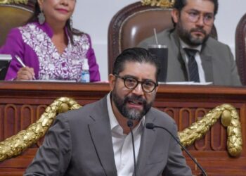 Royfid cuestiona rezago de Utopías