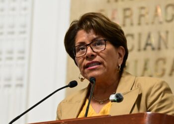 Martha Avila cuestiona la expulsión por rentas