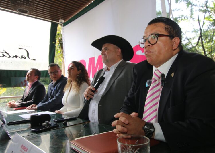 LeBarón cuestiona la división de poderes y exige defender derechos